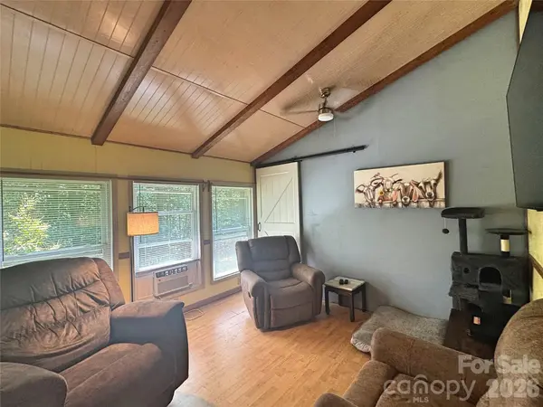 173 Croom Hollow DR, Nebo, NC 28761