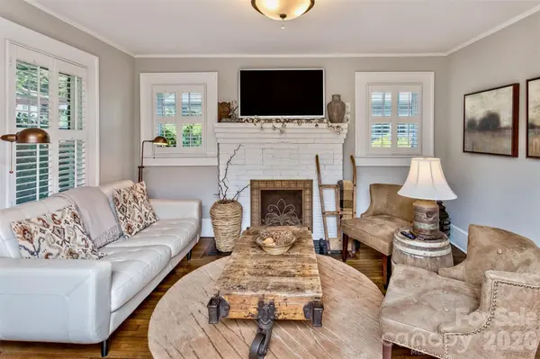 14 Laurel LOOP, Asheville, NC 28806