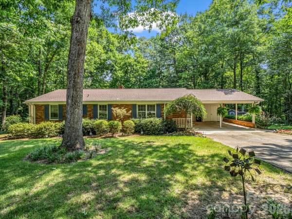 104 Dill CIR, Landrum, SC 29356