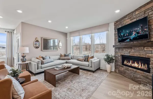 557 Cottage Garden LN, Belmont, NC 28012