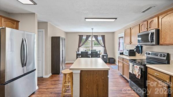 5597 Hammermill DR, Harrisburg, NC 28075