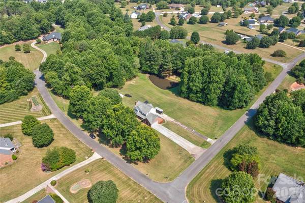3010 Eaker DR, Cherryville, NC 28021