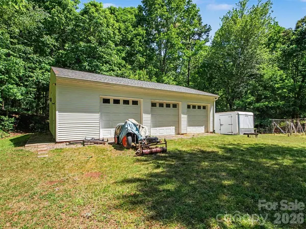 915 Ostwalt Amity RD, Statesville, NC 28677