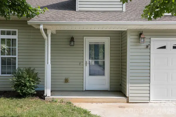 50 Ridgeland LN, Asheville, NC 28805