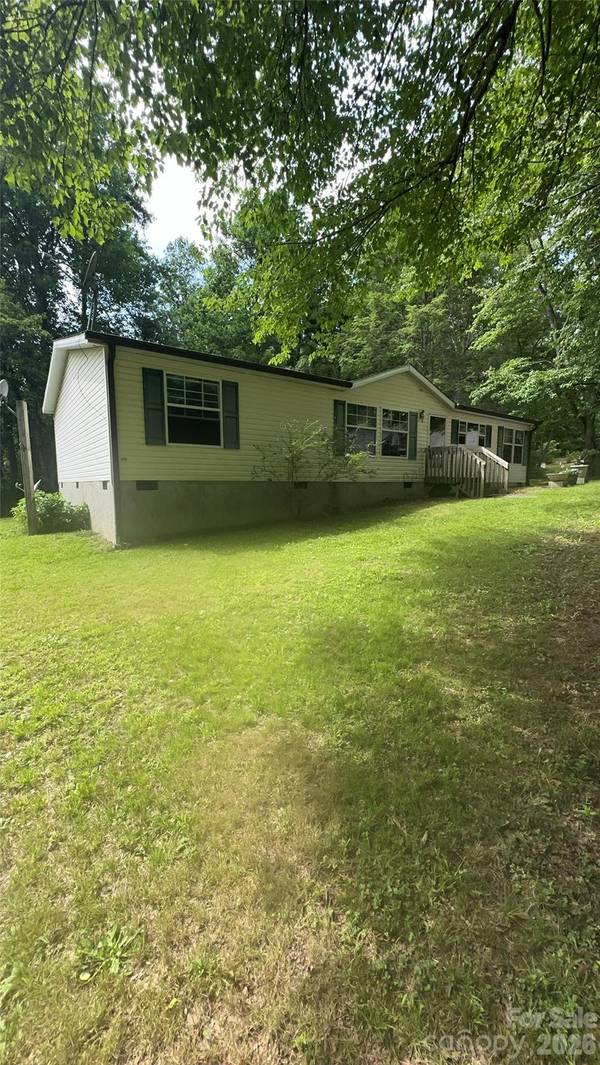294 E Lester LN, Hendersonville, NC 28739