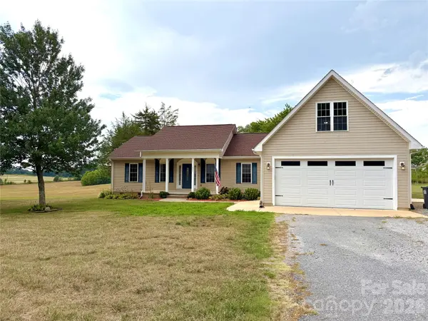 1027 Tabor RD, Olin, NC 28660