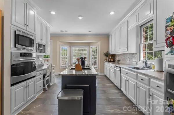 1778 Cedar DR, Lenoir, NC 28645