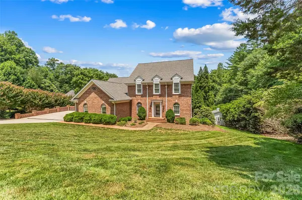 1778 Cedar DR, Lenoir, NC 28645