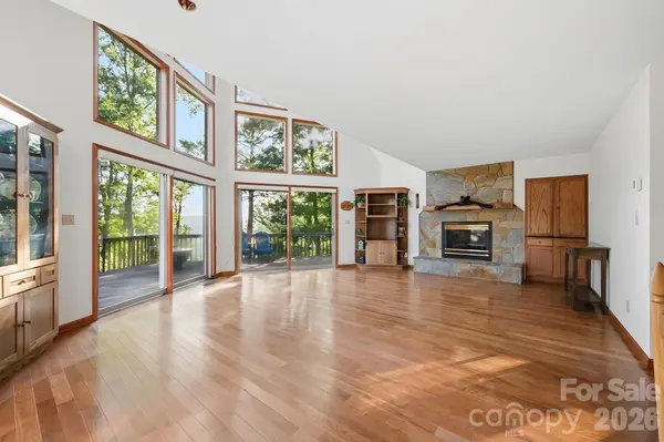198 Hickory Hill CIR, Spruce Pine, NC 28777