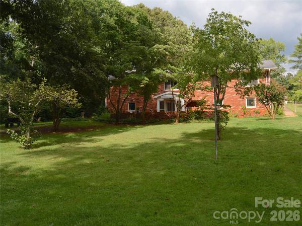467 Forest Lake RD, Forest City, NC 28043