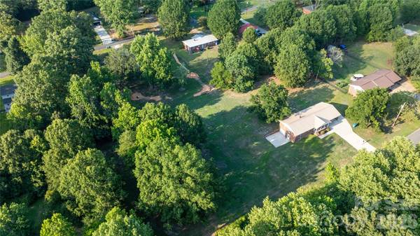 2209 Woodhurst LN, Albemarle, NC 28001