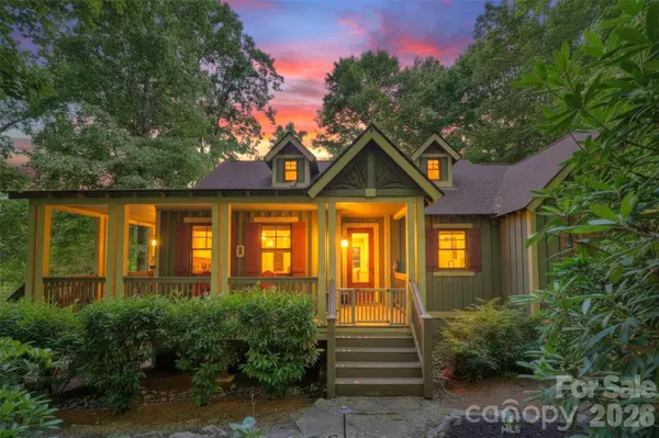 325 Hedgewood DR, Tuckasegee, NC 28783