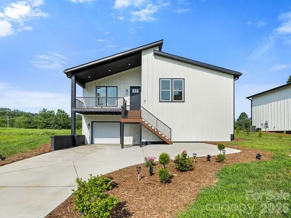 27 Klimovych RD, Hendersonville, NC 28792