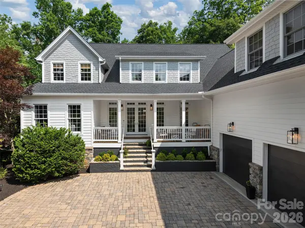 1910 Bearberry LN, Asheville, NC 28803