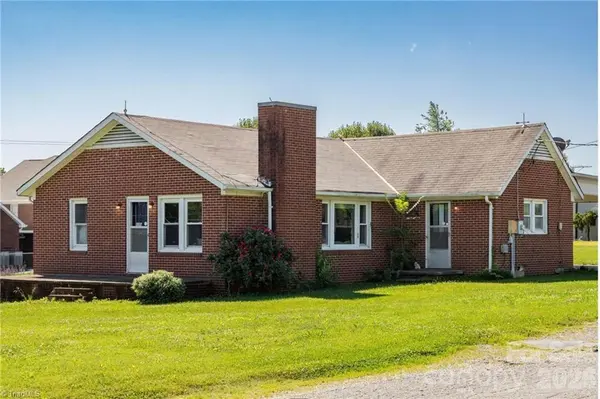820 Suncrest Orchard RD, North Wilkesboro, NC 28659