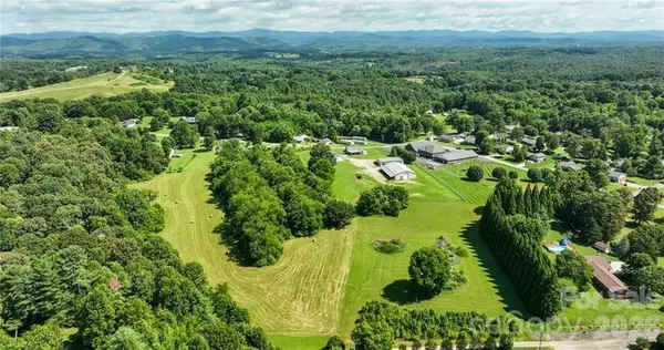 820 Suncrest Orchard RD, North Wilkesboro, NC 28659
