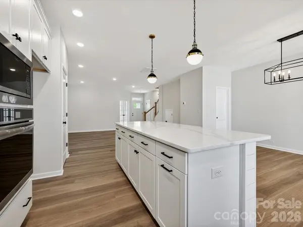 10024 Mamillion DR, Huntersville, NC 28078