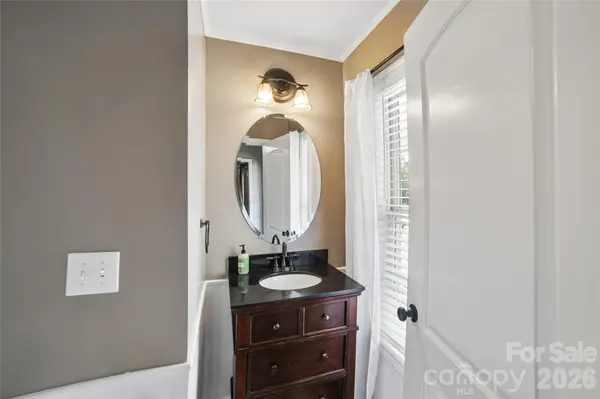 3552 Navajo DR, Maiden, NC 28650