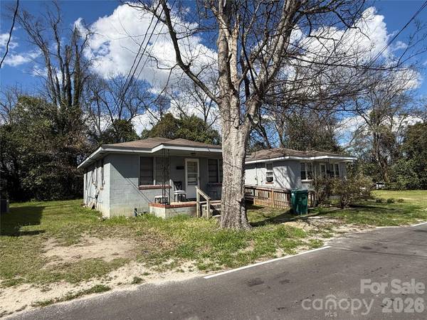 116/122/124/126 Godfrey ST, Cheraw, SC 29520