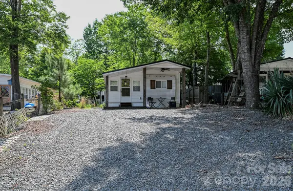 125 Hollywood TRL, Mount Gilead, NC 27306