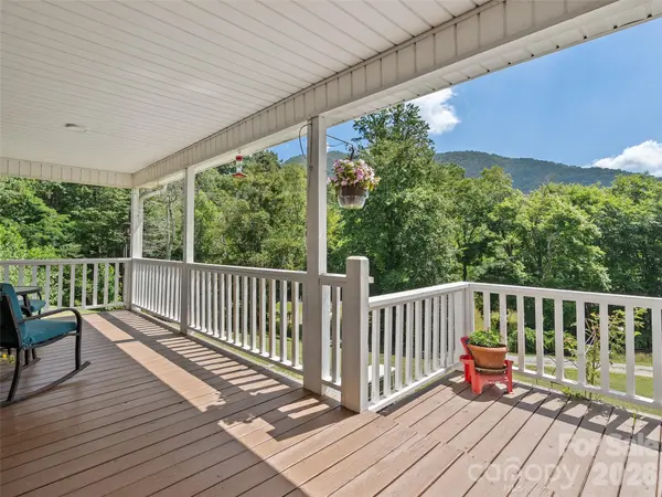 81 Aldens WAY, Clyde, NC 28721