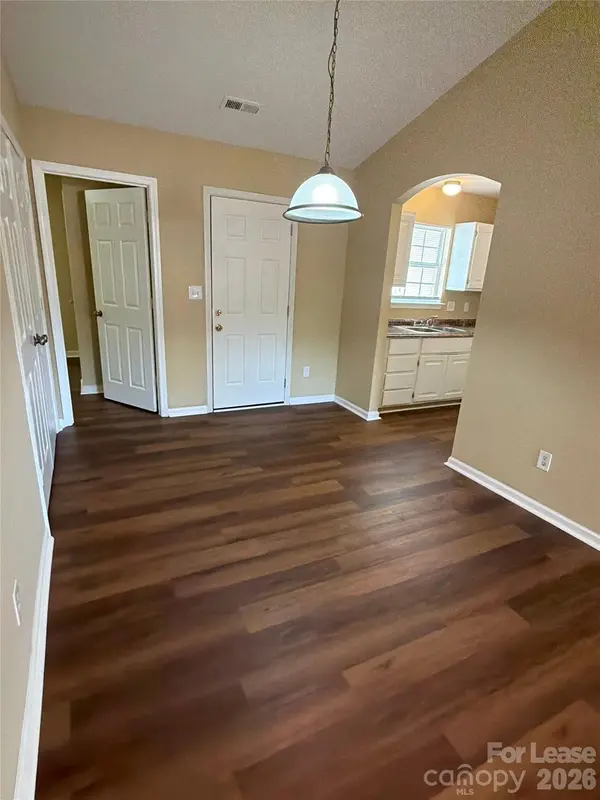 9329 Kendall DR, Charlotte, NC 28214