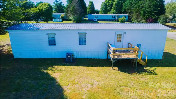 1341 Freedom LN, Newton, NC 28658