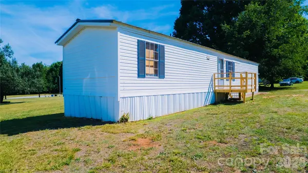 1341 Freedom LN, Newton, NC 28658