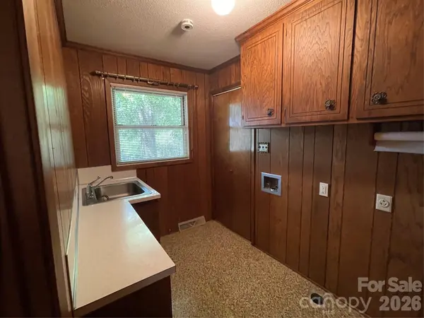 920 Page ST, Mount Pleasant, NC 28124