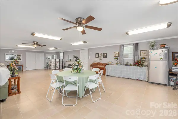 702 Love Joy RD, Canton, NC 28716