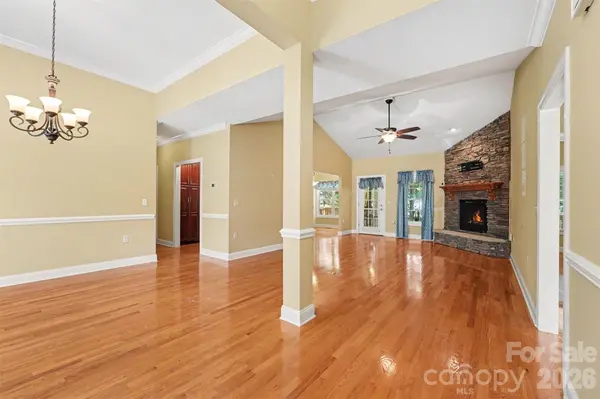3563 Wandering LN NE #33, Hickory, NC 28601