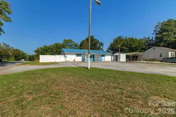 944 Fisher Ferry ST, Thomasville, NC 27360