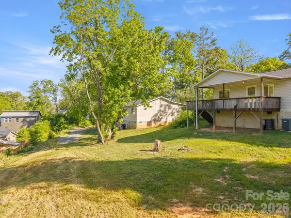104 Millbrook RD, Asheville, NC 28806
