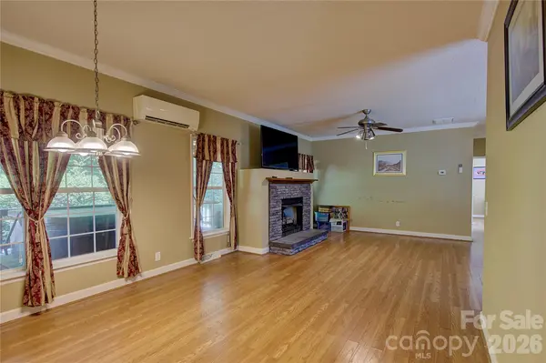 498 Broad Branch RD, Bakersville, NC 28705