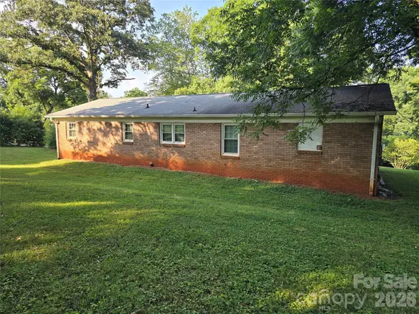 1108 2nd ST SE, Conover, NC 28613