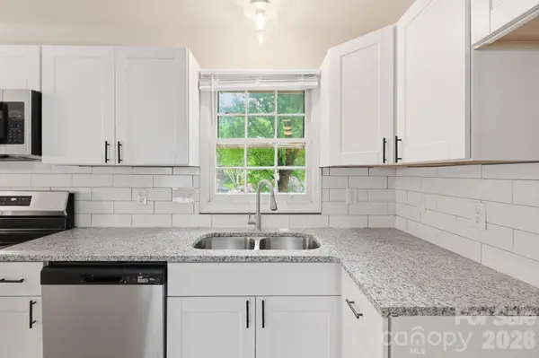 361 Sleepy Hollow RD, Charlotte, NC 28217