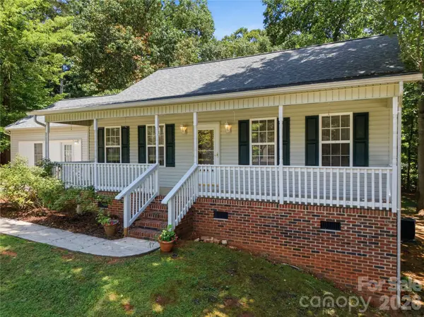147 Valley Glen DR, Troutman, NC 28166