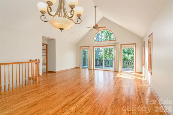 299 Carriage Summitt WAY, Hendersonville, NC 28791
