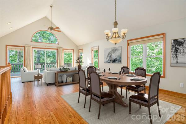 299 Carriage Summitt WAY, Hendersonville, NC 28791