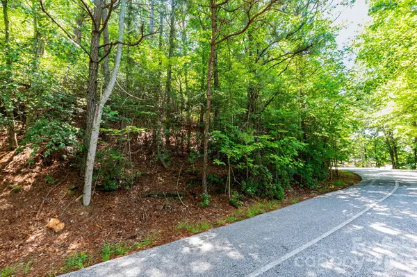 50 Cedar DR, Mills River, NC 28759