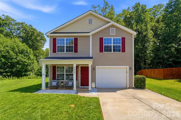 9428 Quilting Bee LN, Charlotte, NC 28216