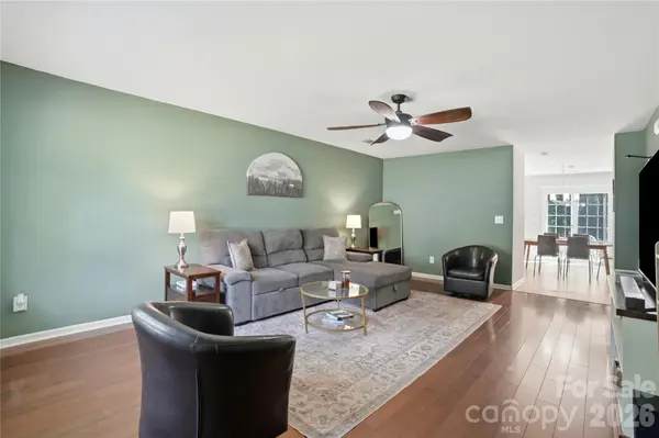 9428 Quilting Bee LN, Charlotte, NC 28216