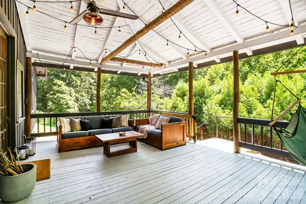 150 Indian Cave Park RD, Hendersonville, NC 28739