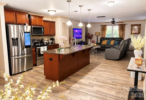 413 Peachtree RD, Charlotte, NC 28216