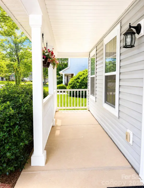 413 Peachtree RD, Charlotte, NC 28216
