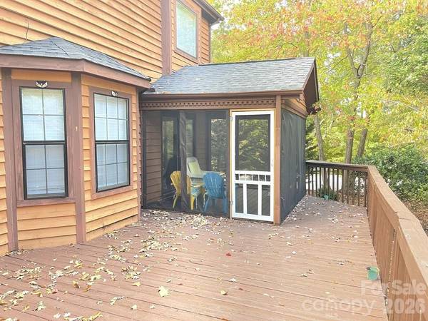 7037 Cambridge CT, Tega Cay, SC 29708