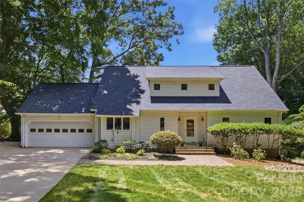 2216 Holly LN, Shelby, NC 28150