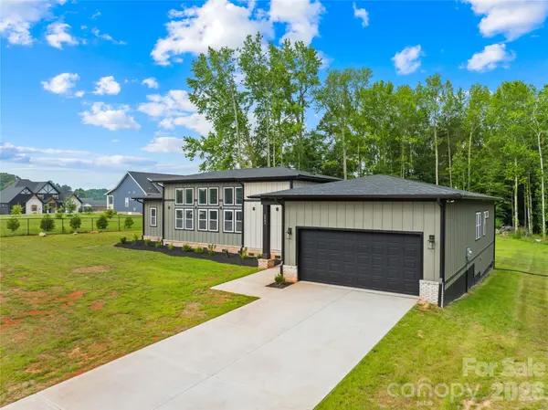2003 Plain Field DR, Bessemer City, NC 28016