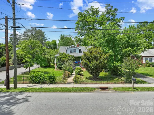 49 Church ST, Weaverville, NC 28787