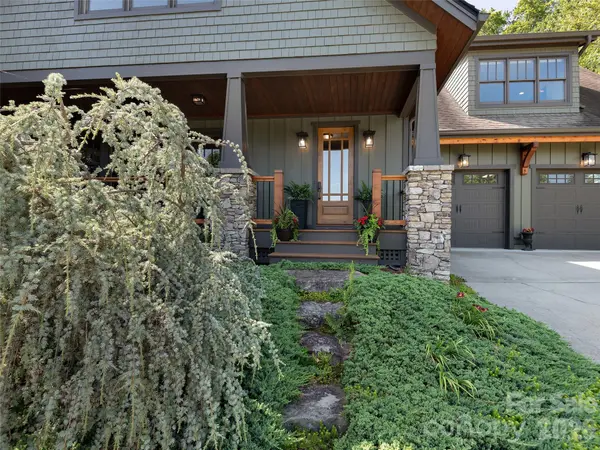80 Village Pointe LN, Asheville, NC 28803